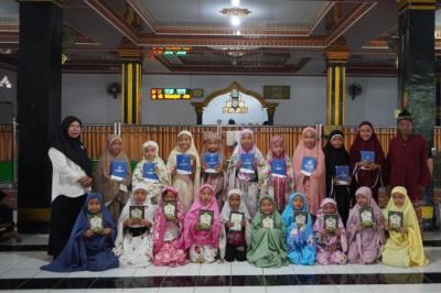 Gambar banner SEDEKAH AL QURAN UNTUK SANTRI DAN MASJID PEDALAMAN