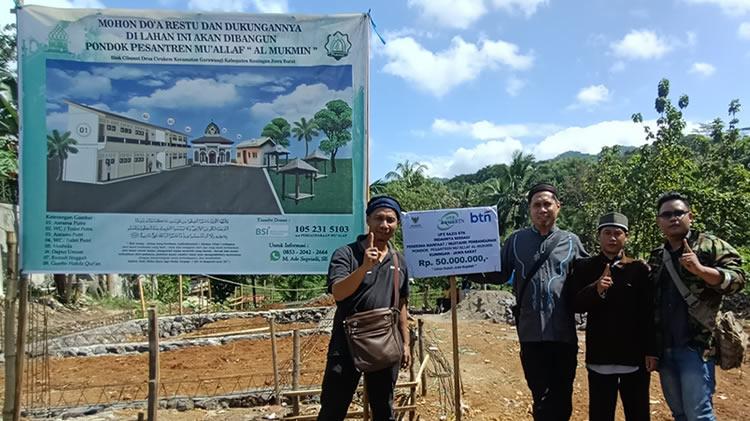 Gambar banner Pembangunan Pondok Pesantren Muallaf Al-Mukmin Gambar banner Pembangunan Pondok Pesantren Muallaf Al-Mukmin
