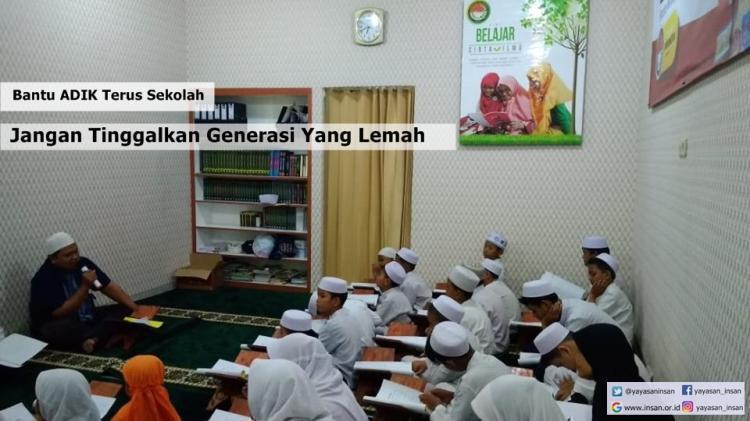 Gambar banner Bantu Agar Tetap Sekolah Gambar banner Bantu Agar Tetap Sekolah