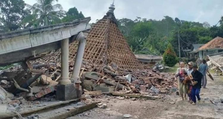 Gambar banner BANTU WARGA LUMAJANG TERDAMPAK GEMPA BUMI MALANG Gambar banner BANTU WARGA LUMAJANG TERDAMPAK GEMPA BUMI MALANG