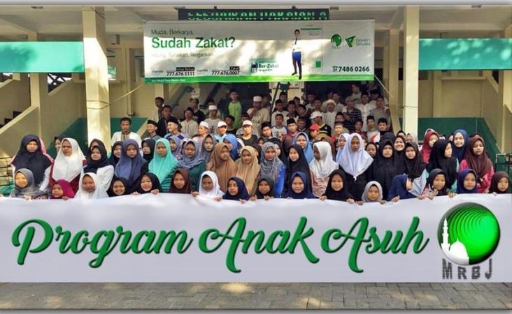 Gambar banner Yuk Bantu Buku Sekolah untuk anak Yatim Dhuafa Gambar banner Yuk Bantu Buku Sekolah untuk anak Yatim Dhuafa