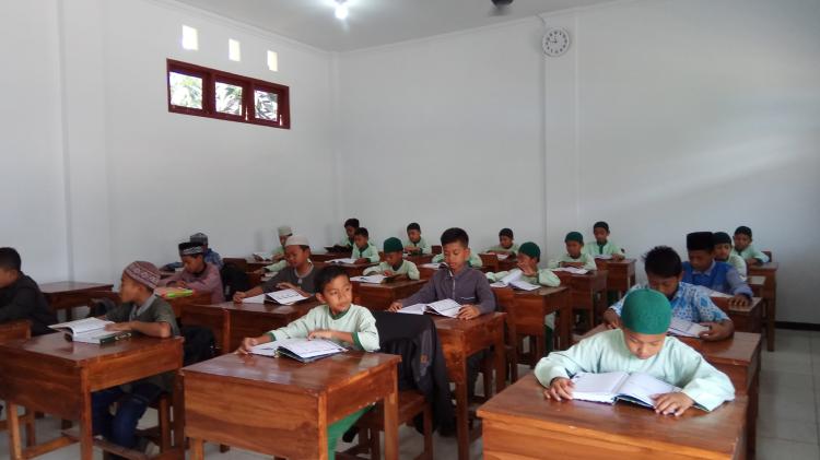 Gambar banner AMAL JARIYAH PEMBANGUNAN 10 RUANG KELAS UNTUK 10 LEMBAGA YANG MEMBUTUHKAN