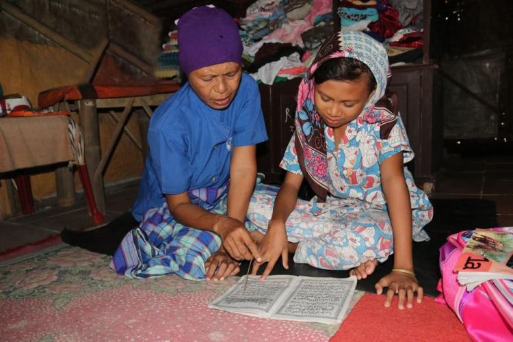 Gambar banner Alirkan Pahala, Bantu Ibu Hidupi Putri Yatimnya