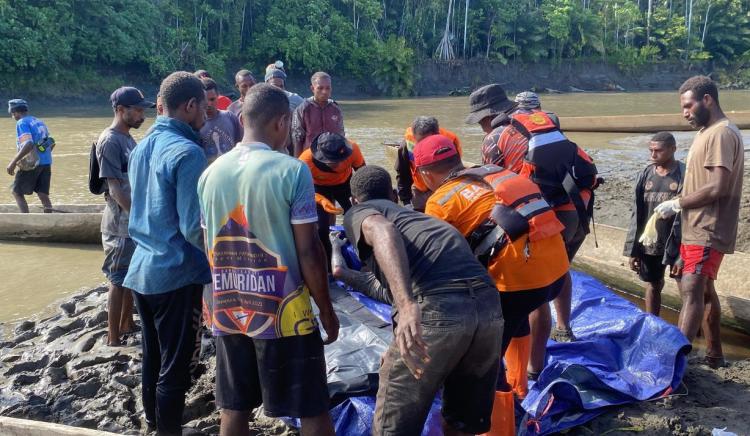 Banner Info Terbaru BTB Papua Respon Pencarian Korban Tenggelam di Kali Nirwai, Bonggo