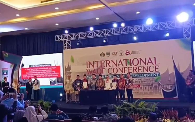 Banner Info Terbaru Wakaf Warrior dan Bank Nagari Syariah Resmi Jalin Kerja Sama Perkuat Pengembangan Wakaf Uang dan Dorong CWLD ke Kancah Internasional